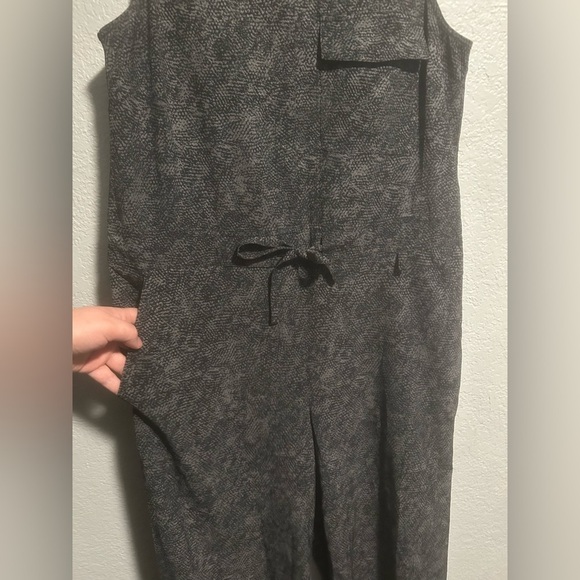Athleta Topanga Printed Jumpsuit in Viper Black Size XS Lightweight Pockets - Picture 10 of 14